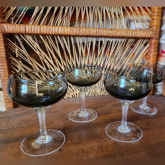 Set of 4 Vintage Coupe Glasses Smokey Grey Crystal Twisted Stem - Picture 7 of 8